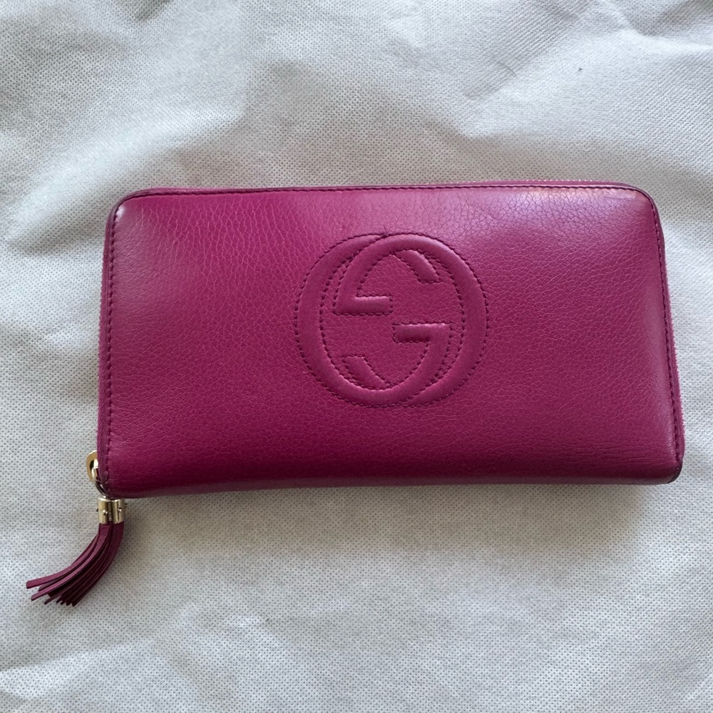 Authentic GUCCI Fuchsia Leather Wallet